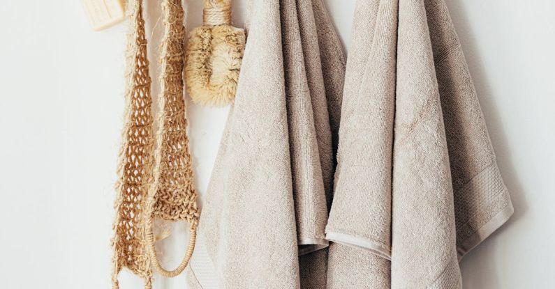 Sustainable Decorating - Set of body care tools with towels on hanger